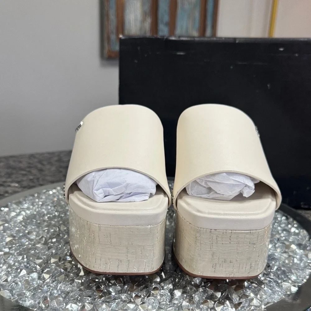 DKNY Alvy Cream White Platform Slide Sandals with Stud Accents NEW 11